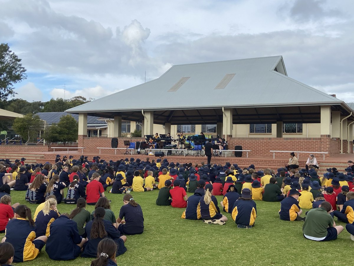 awoodgate74's tweet photo. My heart was happy today with both campuses together celebrating Founders Day #sjsnortham https://t.co/LZWPcomUIp