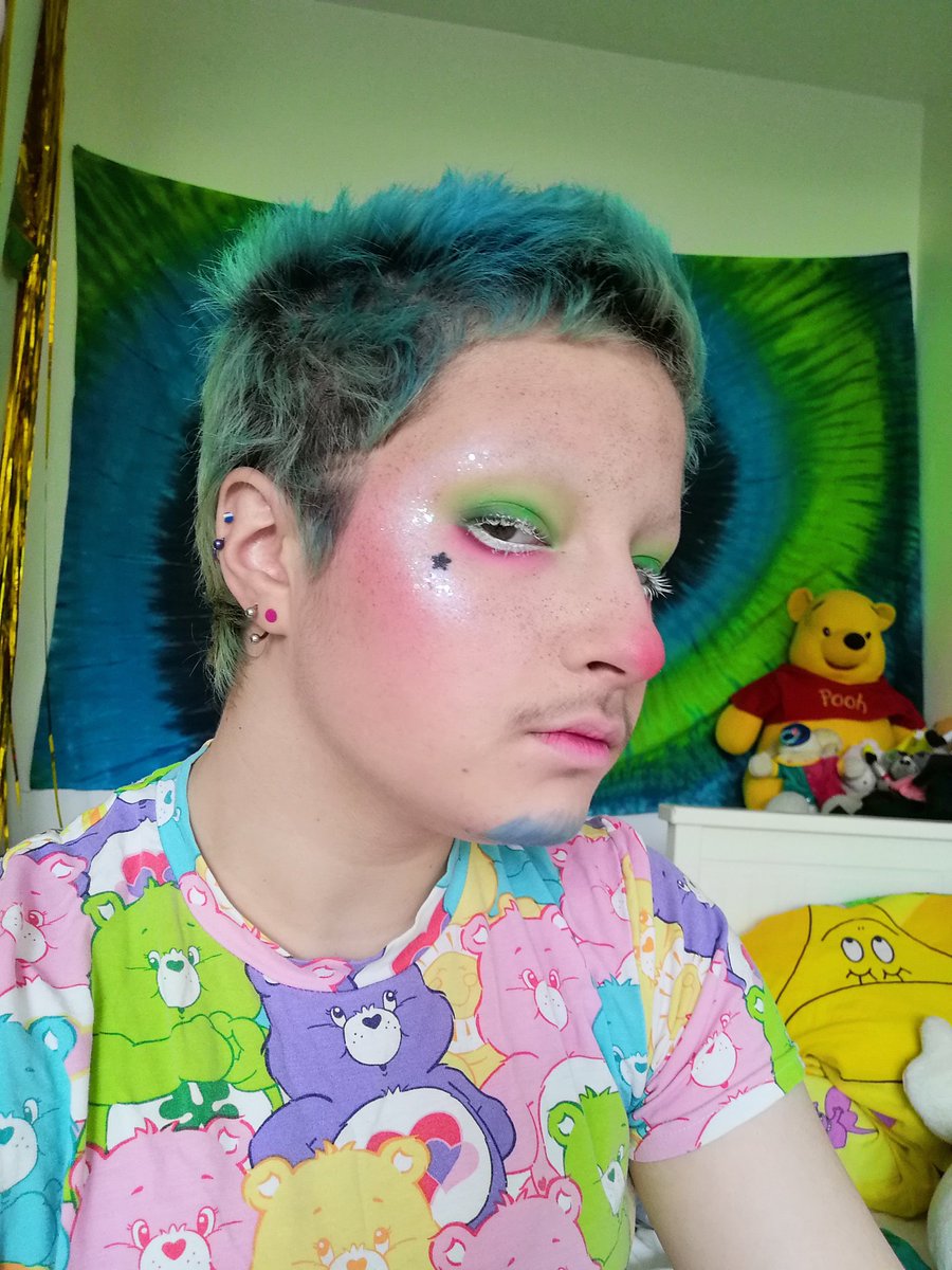 Asbel_lab's tweet photo. #MoiJeNePassePas parce que je porte un style coloré alternatif avec pas mal de makeup ( la T n'a pas assez changer mon passing snif) https://t.co/3tABr6tpvO