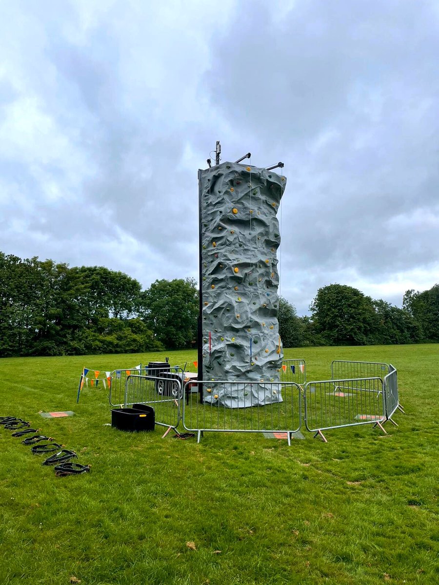 OnTargettEvents's tweet photo. Those dark clouds could not stop the kids from having fun! 🌥️ 🧗 

Our #OnTargettEvents Climbing Wall setup for Croft Junior School in Nuneaton. 

#climbing #wall #kids #school #fun #CroftJuniorSchool #nuneaton #outdoor #activities #endofyear #uk #endofschoolyear https://t.co/BXU0aasfZ6