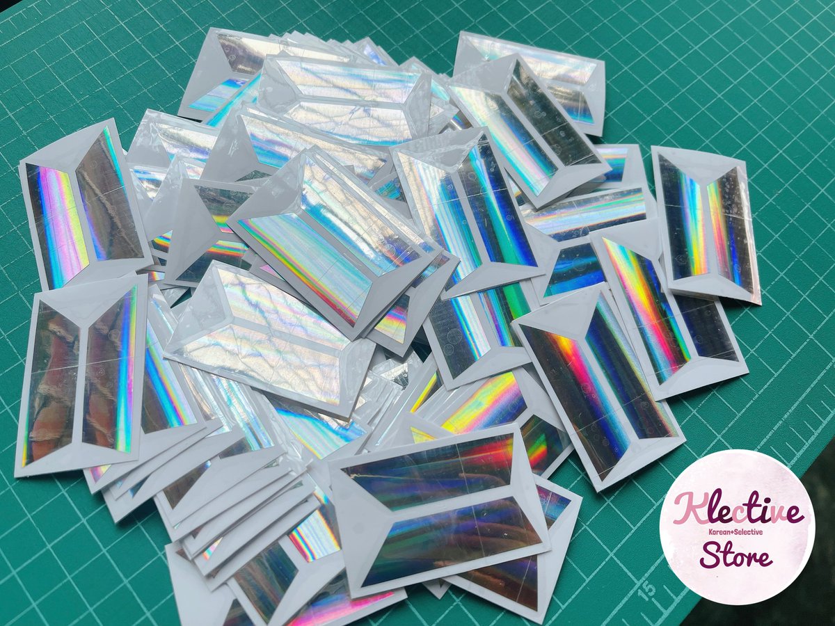 Klective_store's tweet photo. [READY STOCK] #BTSARMYBOMB 💣#LightstickPouch
🛍Order👉🏻DM or Line ID: @TVD7377X
🐣2x Layer Soft Fabric
🐣Lavender/Black
🐣#BTS Embroidery
💰150THB
🆓BTS Logo Sticker
💸Paypal/Bank/WU
📮Int' Delivery
#BTSFESTA2021 #BTS8thAnniversary #BTSMeal #BTSxMcD #BTS_Butter #BTS_ROOM_LIVE https://t.co/kGp5IVYe6y