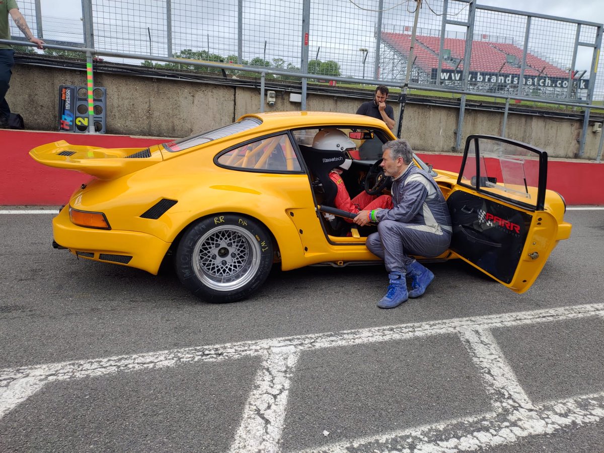 P1dynamics's tweet photo. Driver and car development day @Brands_Hatch with @ParrPorsche in the 1974 911 RSR. #porsche #coaching #jobswagger https://t.co/NFIVk6YVvW