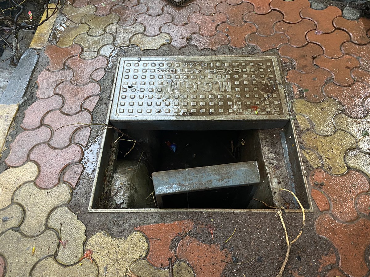 itsmavericks's tweet photo. @mybmcSWM Man hole open outside building no 23A wing Subhash Nagar Chembur Mumbai 400071
@MumbaiPolice https://t.co/05QRAuPpuJ