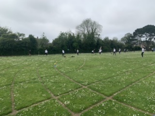 DHSGnews's tweet photo. Year 8 Hartland &amp; Kitley using Rounders skills through an adapted game of Scotch Cricket due to weather conditions under foot #dhsgpe #class2019 https://t.co/RjeEhNqRnf