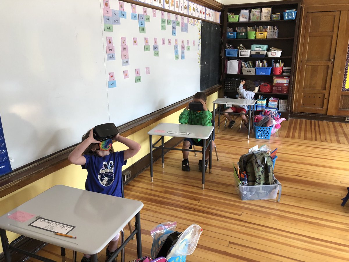 MrsStinson_K's tweet photo. Thank you to Mrs. Fraser for bringing VR to our classroom. We got to visit outer space, the ocean and get up close to turtles and manta rays. ⁦@TCSD⁩  ⁦@TroySchool18⁩ ⁦@Afraser13489⁩ https://t.co/YBi8S7naLO