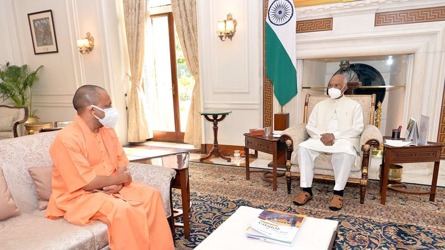 myogiadityanath's tweet photo. माननीय राष्ट्रपति आदरणीय श्री राम नाथ कोविन्द जी से आज राष्ट्रपति भवन, नई दिल्ली में शिष्टाचार भेंट की।

अपना अमूल्य समय प्रदान करने के लिए आदरणीय राष्ट्रपति जी का हृदयतल से आभार। https://t.co/dPivAbsw2R