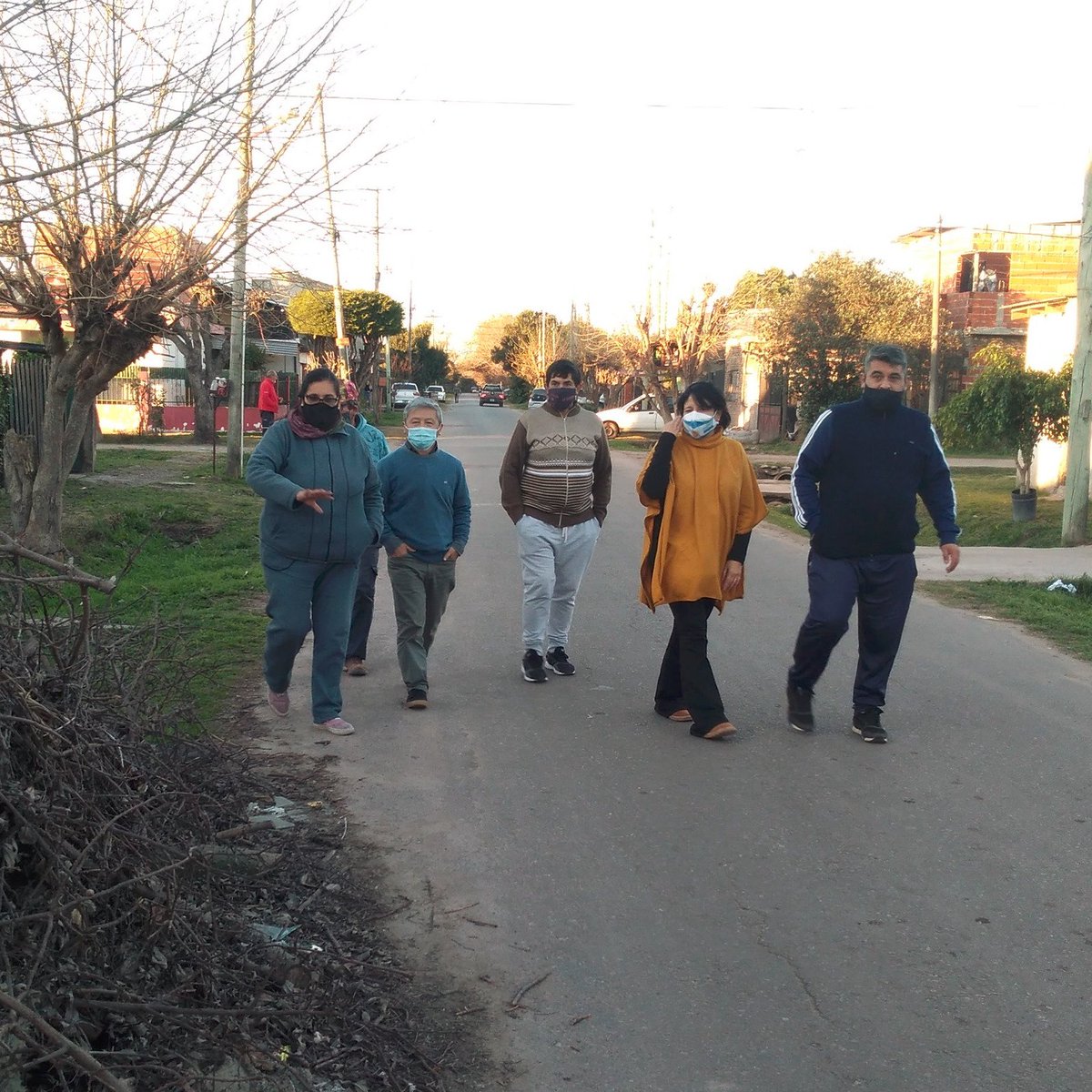 MKanashiroOK's tweet photo. TENEMOS FUTURO PARA HACER 💪
👉Hoy recorrimos Barrio San Martin, y los vecinos me mostraron todos los problemas que el municipio se niega a ver. https://t.co/T1zYrJmN7e