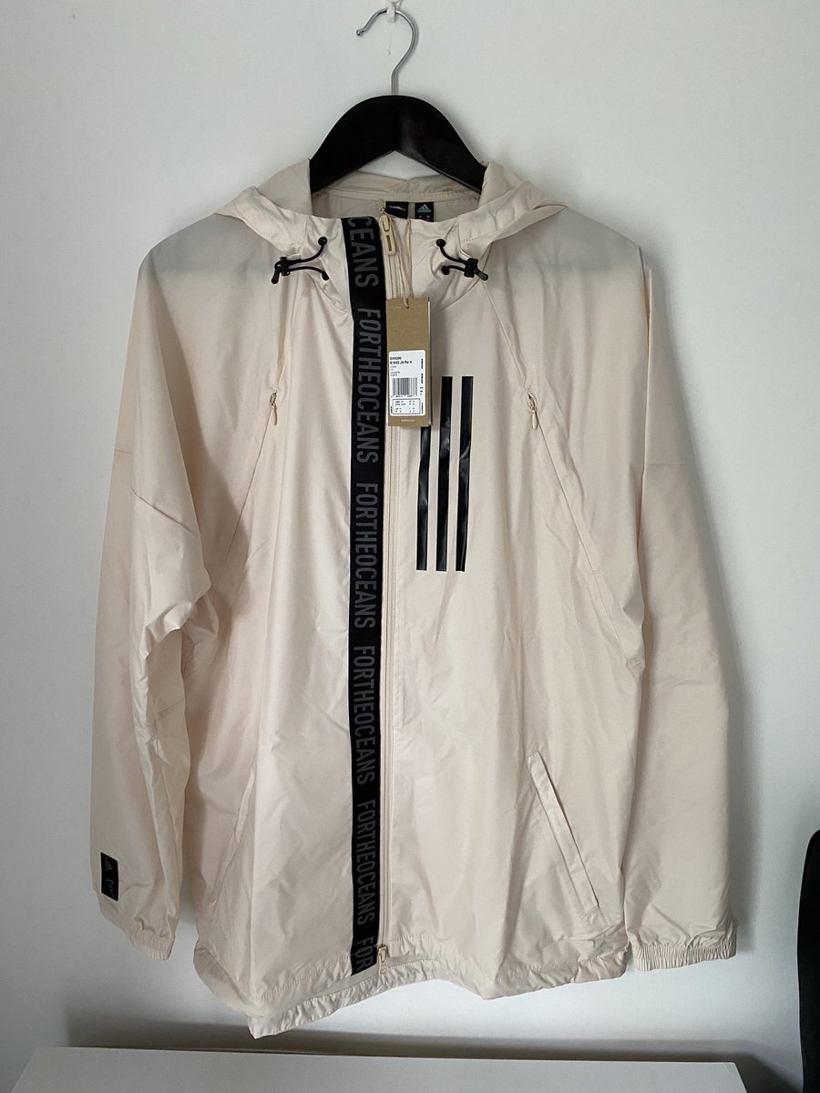 thomaswatts23's tweet photo. FOR SALE

Brand new with tags Adidas Parley Jacket size medium

All in £25

@RetroSolesUK @adiFamily_ 
#adidas #adifamily https://t.co/UnH5v2rFOj