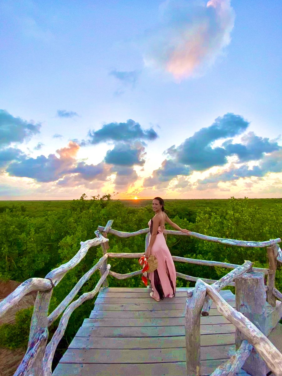 PoorGalRichGal's tweet photo. Happiness is an inside job- feeling extra grateful today. 🥰 #azulik #mexico #sunset https://t.co/AicqxJjN0u