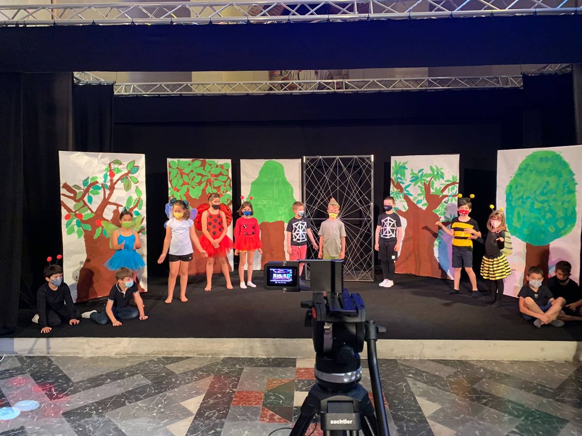 epiasabadell's tweet photo. EL FOLLET VALENT
Després de dies d'assaig hem fet la posada en escena de la cantata del Follet Valent . Ens ha quedat molt bonica!
#2NPRIPIASABADELL
#PRIMÀRIAMUSICALPIASABADELL
#PRIMÀRIAESCÈNICAPIASABADELL https://t.co/iEkUzLl6OL