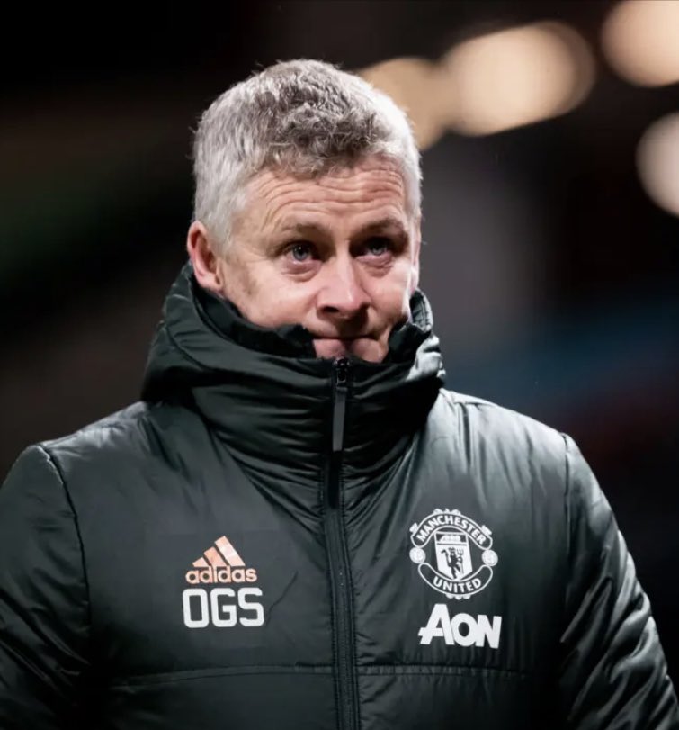 wrighty90210's tweet photo. OGS always looks like he’s just shat himself and is trying to play it cool #stonecoldfacts #pooplife #mufc https://t.co/lXKmBxsEIM