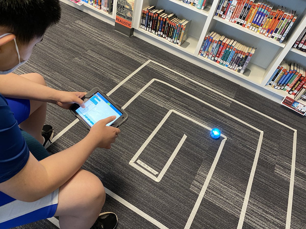 gtidwell1's tweet photo. Want engagement? Give them something engaging #TCSSummerLearning @SpheroEdu @TCSBoardofEd @mrs_trimm @ezigbo_ https://t.co/wFCefKvWiB