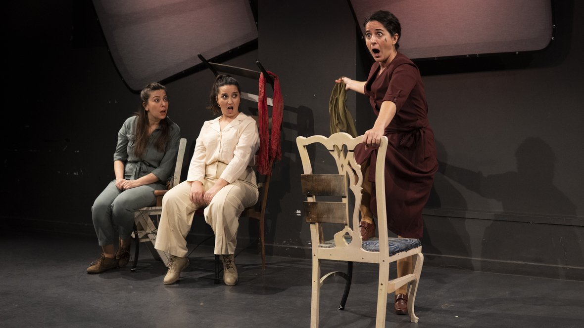 acikradyo's tweet photo. 🎭@Kumbaraci50 yeniden kapılarını açıyor! 

📣Gaye Boralıoğlu’nun öykülerinden uyarlanan "Muamma" yarın sahnede!

🟣Oyuna gidemezseniz de 'gösterim desteği bileti' alarak sahneye destekte bulunabilirsiniz. 

🔗#KentTakvimi #AçıkDergi▶️https://t.co/kZ9Q3jwD1Z https://t.co/w0R96ABabT