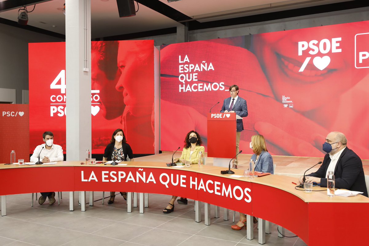 PSOE's tweet photo. “Nuestra mejor bandera es la defensa de los servicios públicos, mientras otros pierden el tiempo atizando la crispación y la confrontación”. @salvadorilla 

#PonenciaPSOE 🌹

Toda la Info sobre ‘Inclusión Social y Políticas de Bienestar’ en nuestra web 👉🏽https://t.co/erCZaWLiPU https://t.co/QG9akKAXXf