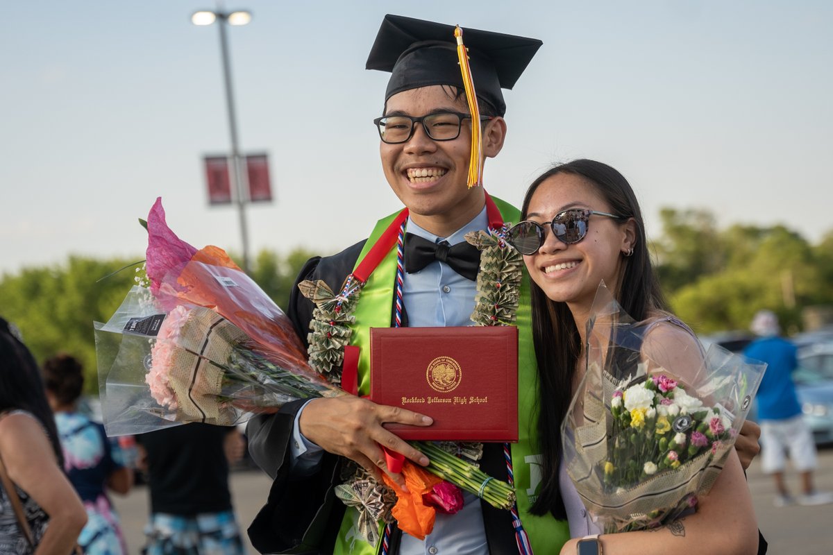 rrstar's tweet image. Images from Jefferson High School's graduation ceremony. 
More photos here: rrstar.com/picture-galler…
📸: @CheeksPhoto
