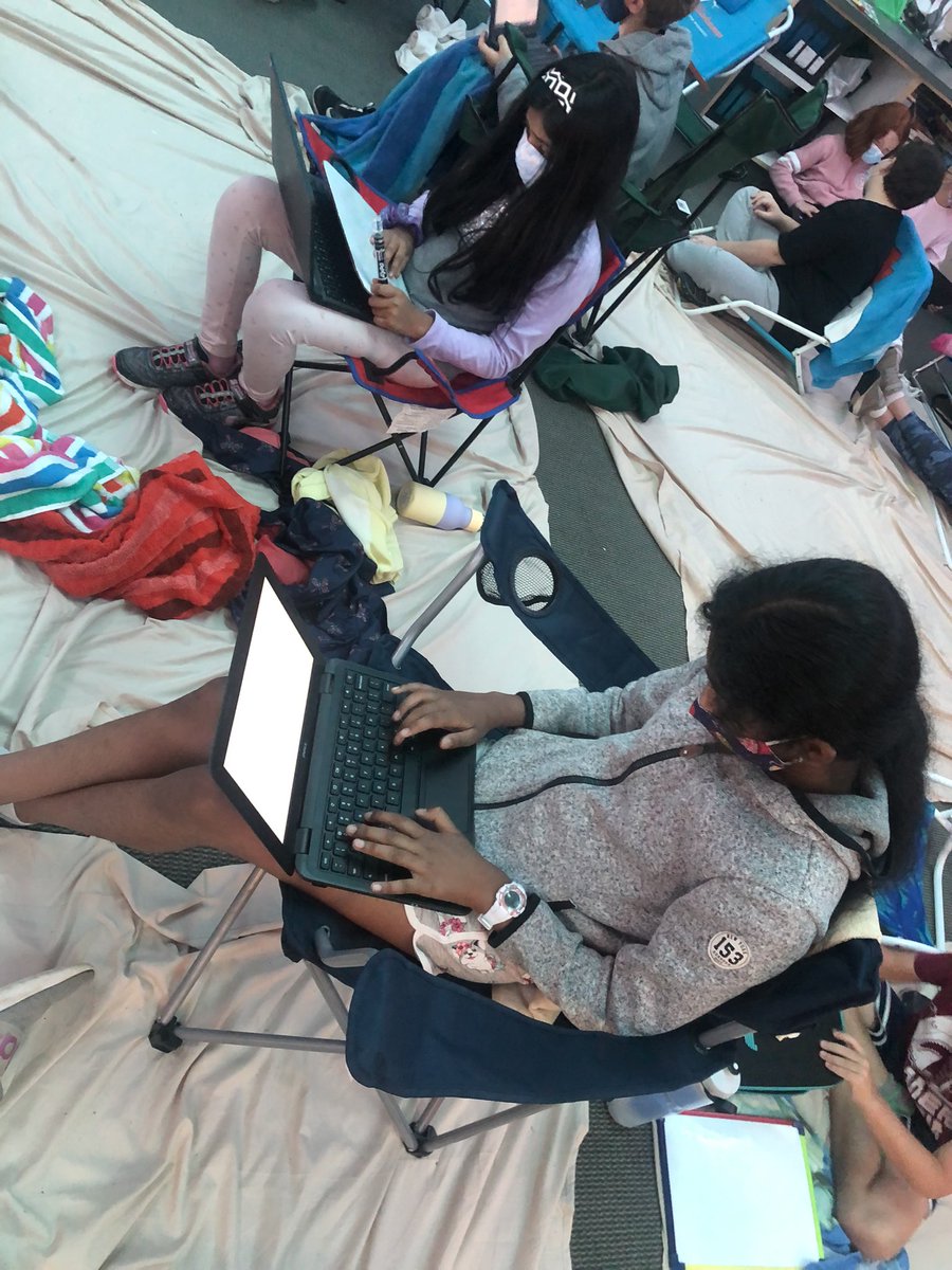 MrsKriza4's tweet photo. Working on a beach math escape room https://t.co/qi7OthPKf7