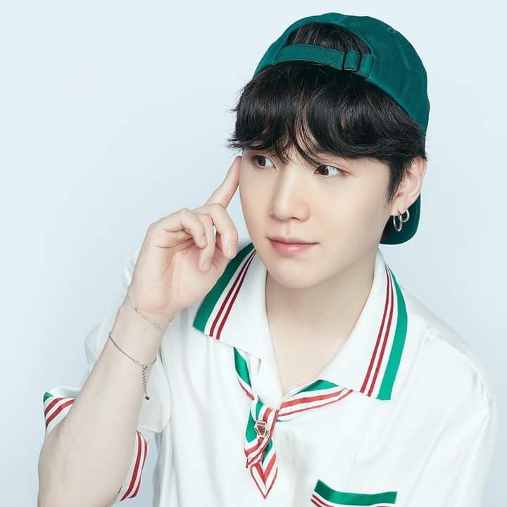 lorenavilla96's tweet photo. Los amores d mi vida con gorrito 😍😍😍🐱💙🐥 #yoongibiased #yoongistan #felixbiased #felixstan #army #stay #bts #straykids #HyunjinWeLoveYou https://t.co/j7GI5uyUlU