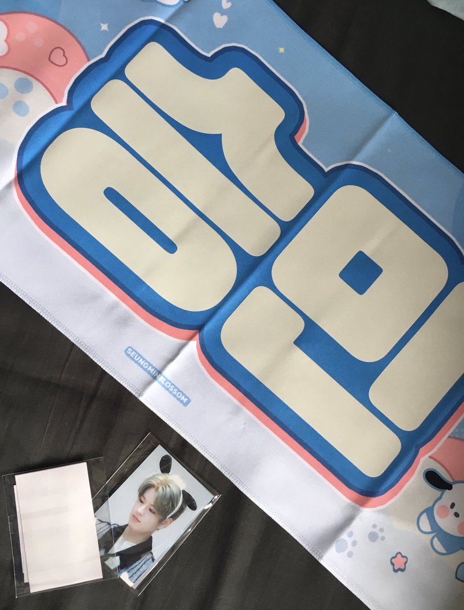 atzracha's tweet photo. help rt

WTS // SELLING 

STRAY KIDS Kim Seungmin Cheering kit slogan!!

complete &amp; never used !!

price: QYOP + shipping 

ww shipping: yes!!

wts selling stay kids kim seungmin skz cheering kit slogan #wts #selling 스트레이키즈 https://t.co/i6sPL1MvWa