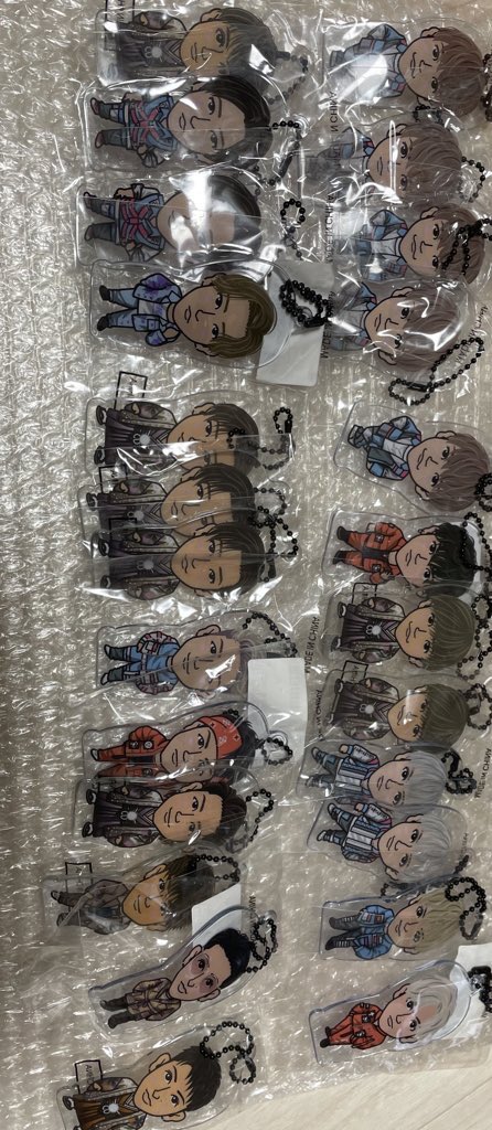 mareon_'s tweet photo. こちらもお譲り可能です。
また、こちら家族のグッズも含む為返信にお時間頂きます。 https://t.co/bHXn9r35jx