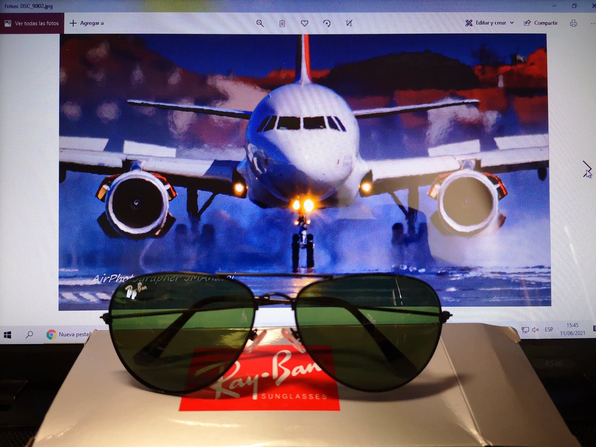 jmanatol's tweet photo. ¡¡Gracias!!
Como no sé a quién debo este regalazo 😎, estas #RayBan #KingWay estilo #Piloto , dejo aquí mi agradecimiento
Ahora miraré mis fotos con otra mirada 😉
Gracias #amigoinvisible https://t.co/ylcfsfjfEi