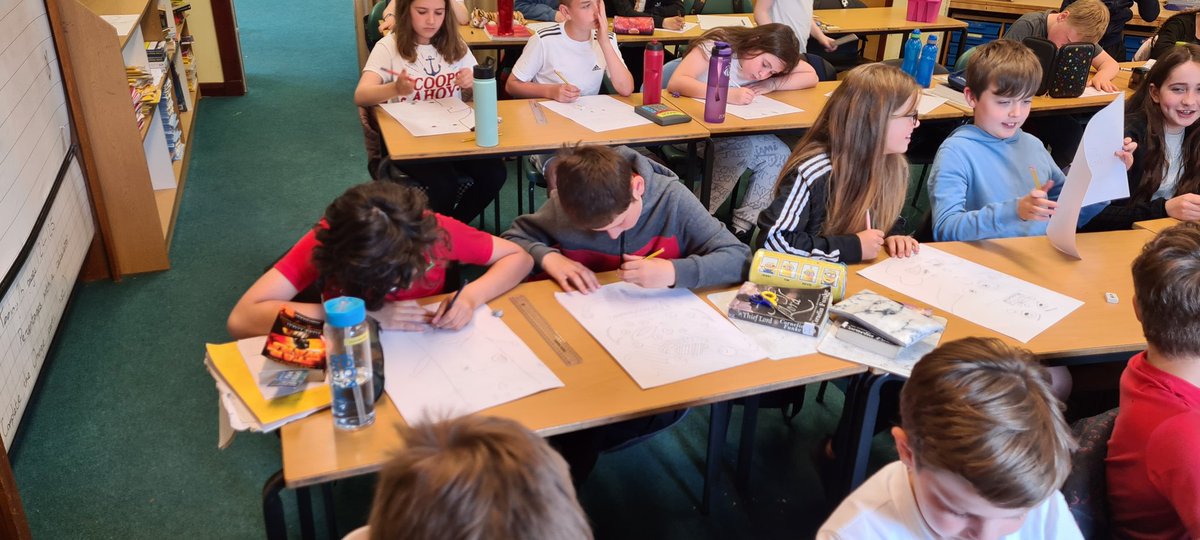 MrColvinCPS's tweet photo. P6C were creating Totem pole designs this afternoon as part of our Native American IDL topic https://t.co/zQng6nes4P