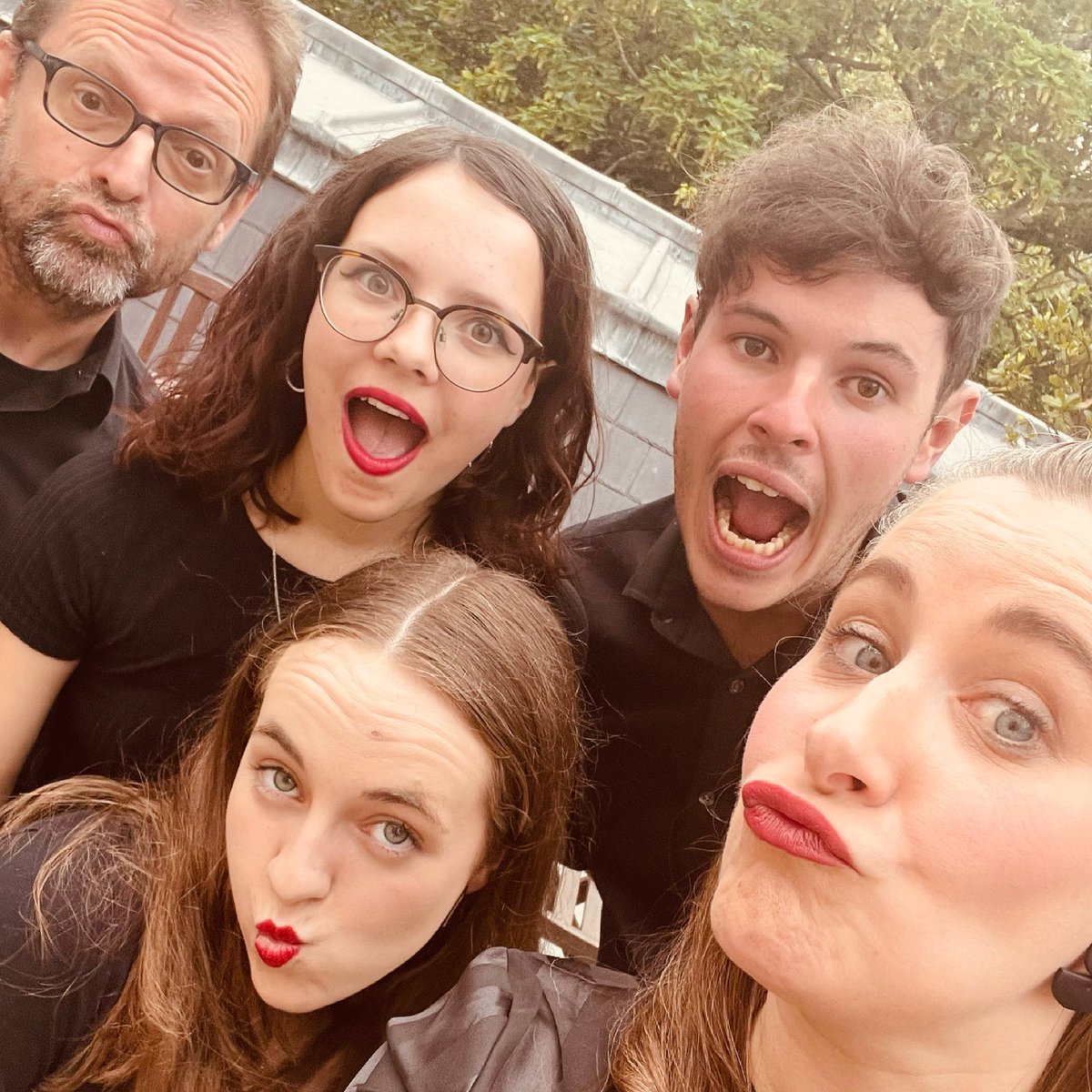 #GoodEveningAllAndWelcome from the @ogh_guernsey for the #CIAA Dinner (with Guest Speaker and our Hero, <a href="/DrNicolaBrink/">Nicola Brink MBE</a>) with <a href="/5qtcgsy/">5qtcgsy</a> and a performance of Ushers: Take Two 🌹