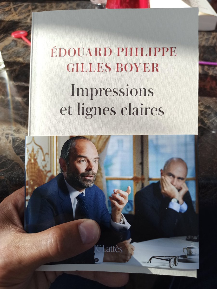 Découverte littéraire avec <a href="/EPhilippe_LH/">Edouard Philippe</a> et <a href="/GillesBoyer/">Gilles Boyer</a> à la librairie <a href="/LibrairieMLire/">Librairie M'Lire</a> de <a href="/Laval_la_Ville/">Laval la Ville</a>:  une belle expérience de 1145 jours à <a href="/Matignon/">Matignon</a>