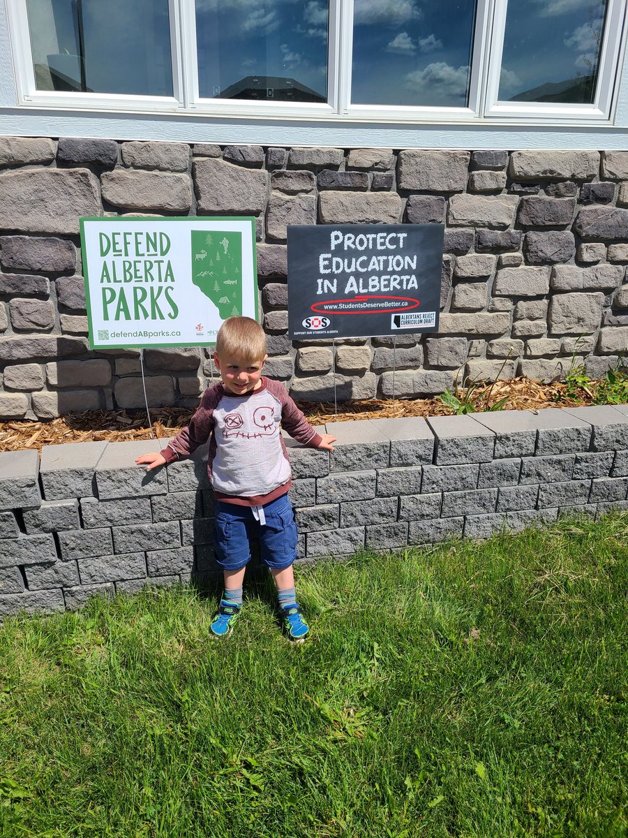 Thanks @jkenney for keeping local sign makers in business! Our little sign farm is growing 🥰 @SOSAlberta @DefendABParks