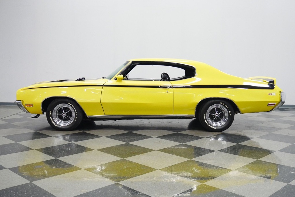 streetsidecars's tweet photo. #Buick vs #Chevy! This 1970 Buick GS 455 and 1970 #Chevrolet #Camaro Z/28 RS #Tribute are both from our #Nashville showroom! Which do you prefer?
#musclecar #carporn #classicchevy #classics #oldchevy #chevycamaro #V8 #gs455 #vintagebuick #classicbuick #americanmuscle #Z28 https://t.co/PrGcfrqdwN
