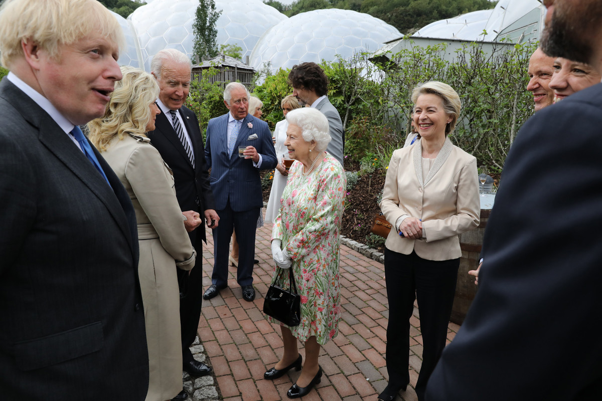 President Biden meets Queen Elizabeth II and other senior royals at G7 reception