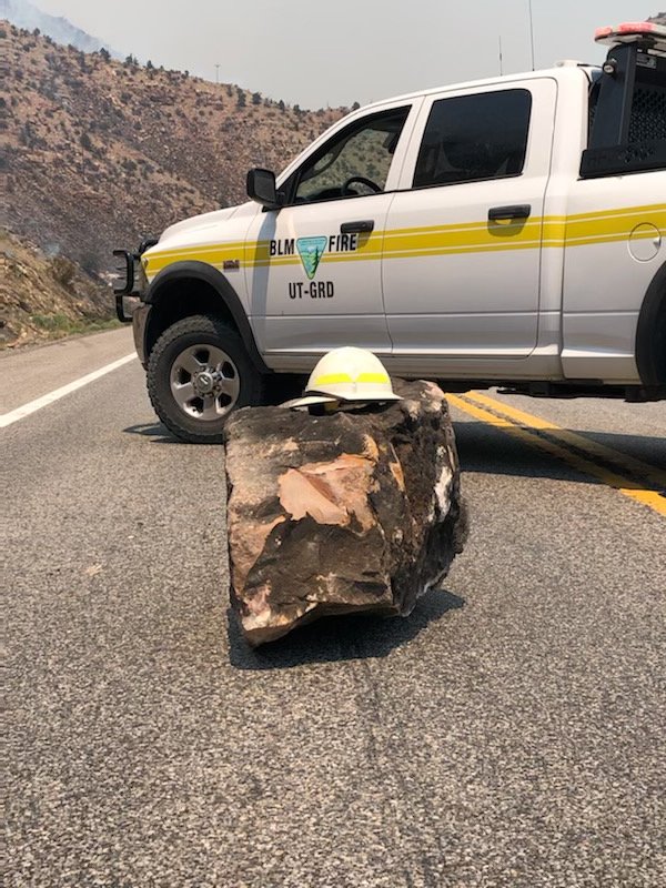 UtahWildfire's tweet image. One of the hazards facing firefighters on the #BearFire. This rock fell from a cliff and landed on US-6 within 10 feet of a fire crew working along the highway. Thankfully, no one was injured. (Hard hat for scale.)

📷: Jason Porter, BLM

#blmgl