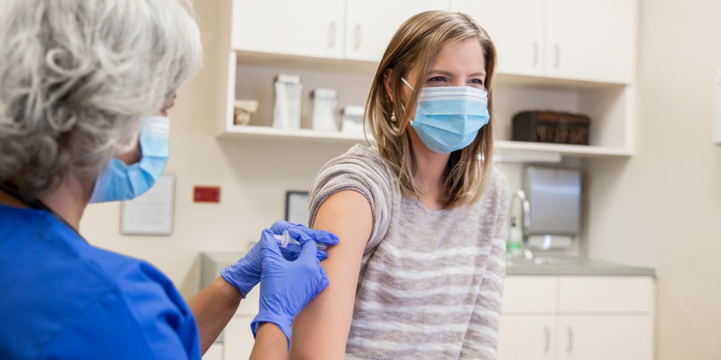 BpoolCouncil's tweet photo. 💉 UPDATE - Walk-in vaccination appointments available

Walk-in vaccination appointments are available at sites across Lancs over the weekend &amp; next week, including Blackpool sites - Moor Park Health &amp; Leisure Centre and Winter Gardens. 

More info ⇢ https://t.co/3R8Lj6SRWs https://t.co/Z7BluI7RP9