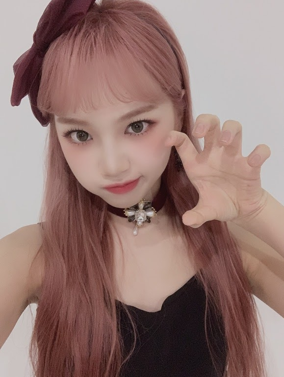 timeto_kcw's tweet photo. 190612 IZ＊DAY 6월의 아이즈원 Behind Cut

#김채원 #キムチェウォン #아이즈원 #IZONE #0612의_김채원 https://t.co/BSKP6bw6AX