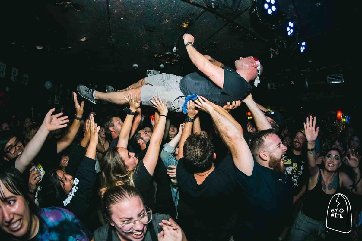 emonitela's tweet photo. happy friday whom ready to do this again? big announcement next week. #backtotheshit https://t.co/yQnxa9DrTd