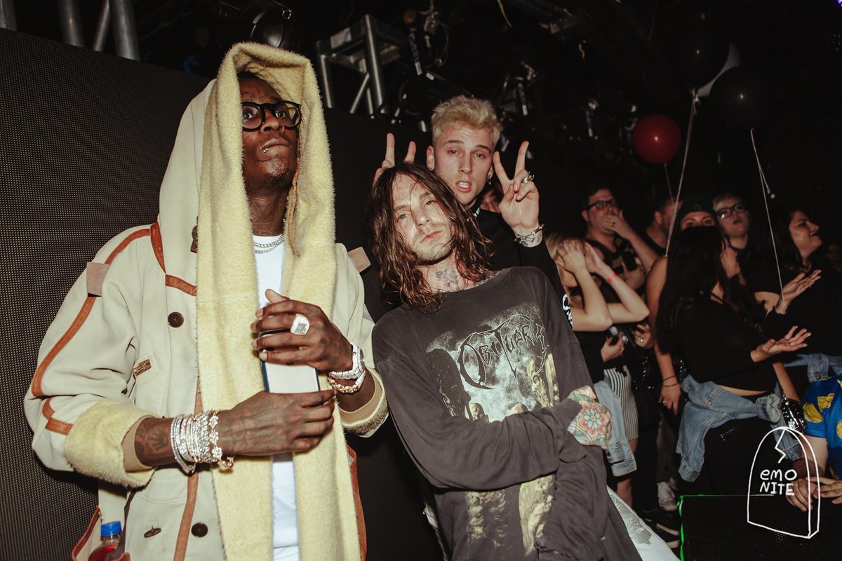 emonitela's tweet photo. happy friday whom ready to do this again? big announcement next week. #backtotheshit https://t.co/yQnxa9DrTd