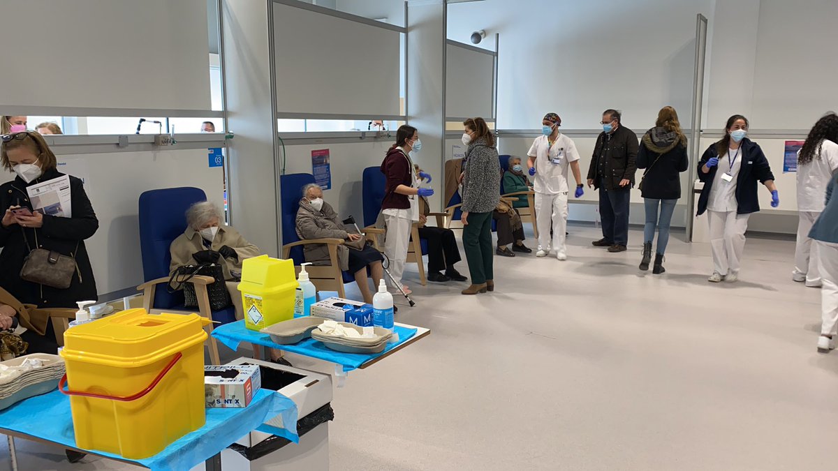 fpradosroa's tweet photo. Hace 6 meses llegó el primer paciente al Hospital Enfermera Isabel #Zendal. Desde entonces 6.068 enfermos COVID atendidos, de los que más de 1.000 requirieron cuidados intermedios y más de 250 intensivos… y más de medio millón de vacunas https://t.co/7I66lIFD0V