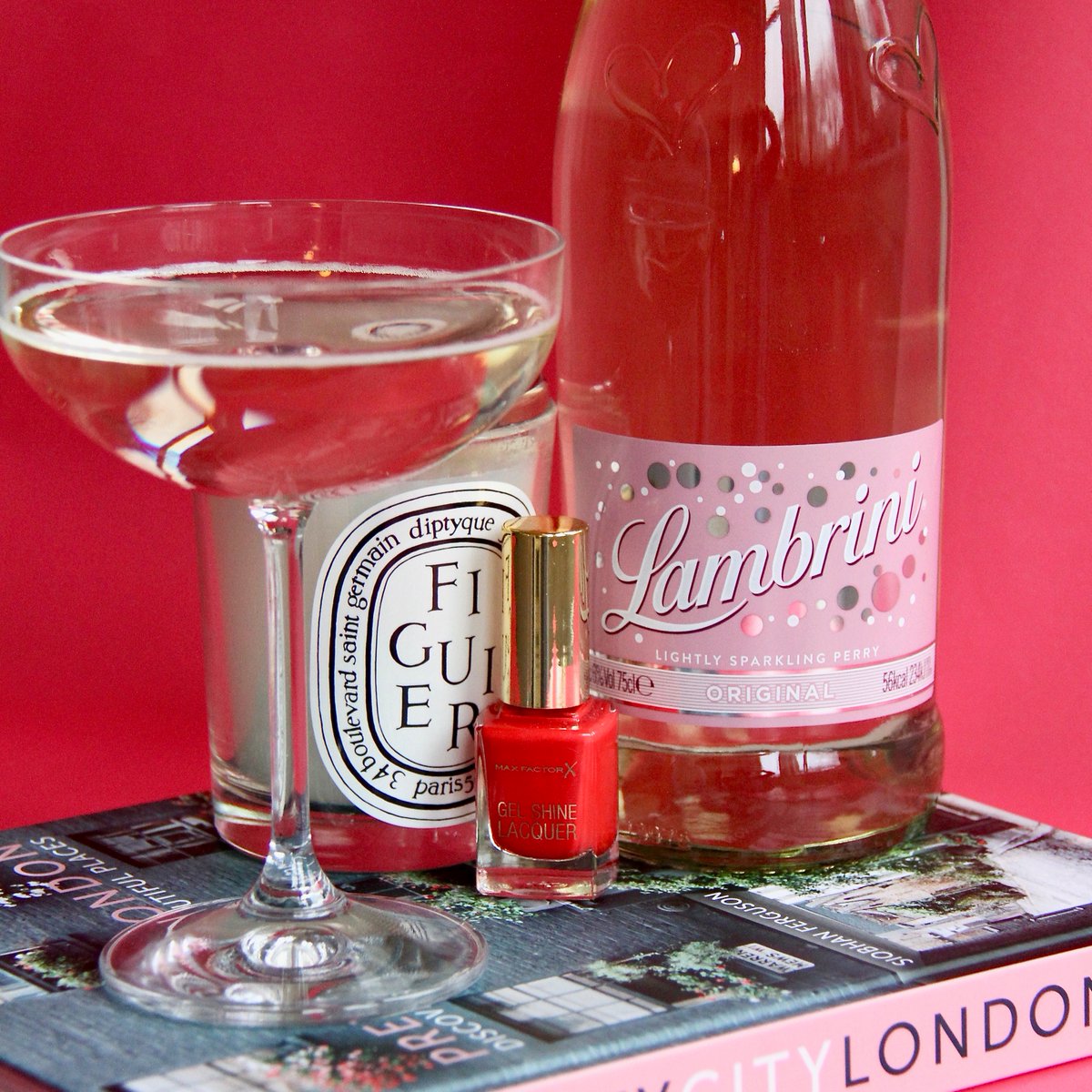 Make Friday your #Glambrini day! #Bringthesparkle with the one and only Lambini Original 75cl Available from @Coopuk bit.ly/Lambrini #Bringthebrini #friyay #original