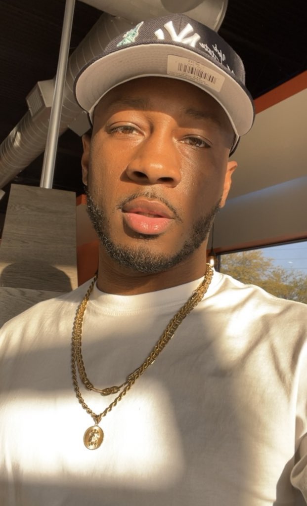 RestUpNick's tweet image. Face card decent ❔