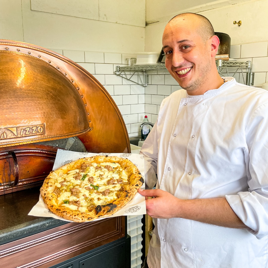 081pizzeria's tweet photo. IL CAPO Andrea standing proud with his lamb ragu pizza and @scugnizzonapoletano.srl oven 🍕🙌
.
.
#081pizzeria #peckhamlevels #peckham https://t.co/EeRmQmsZMe