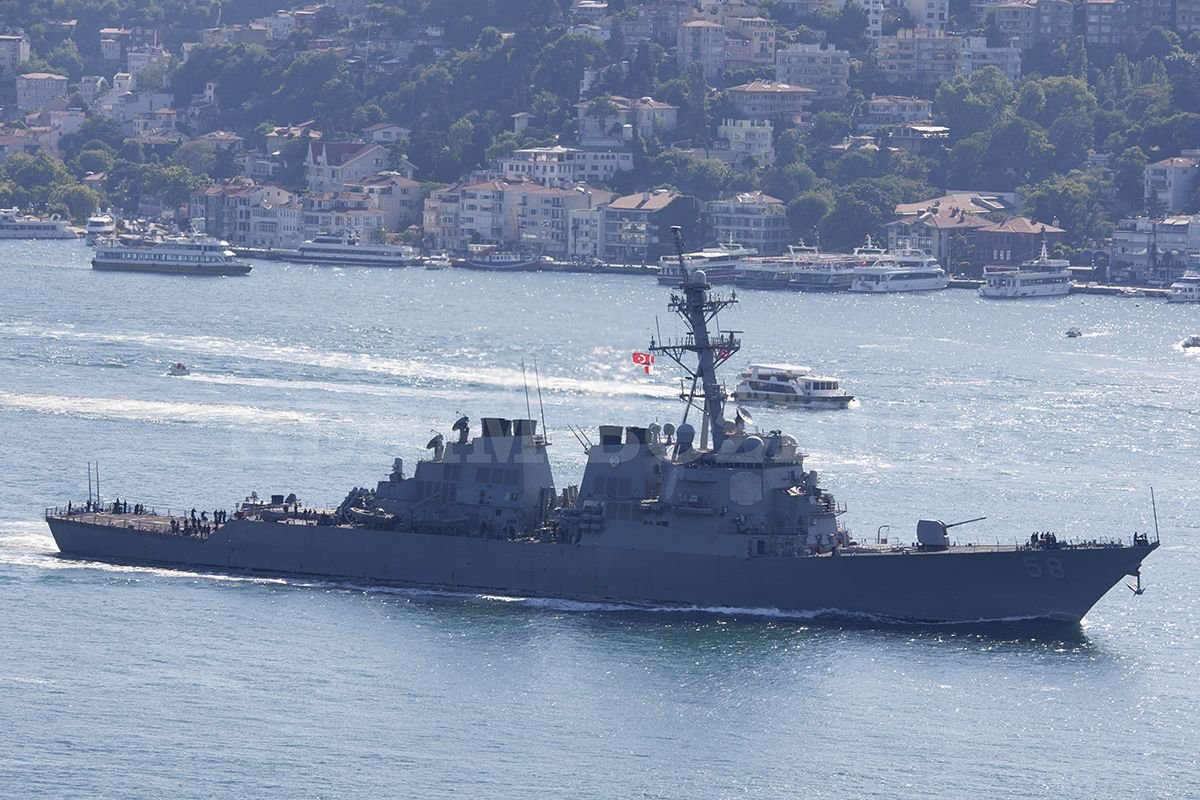 ABD Deniz Kuvvetleri'ne ait savaş gemisi 'USS Laboon', İstanbul Boğazından geçerek Karadeniz'e doğru yol aldı.

#abd #amerika #usa #uss #usslaboon #istanbul #istanbulboğazı #karadeniz #rusya #fyp #keşfet #sondakika #haber #haberler #gündem #bitarafiz