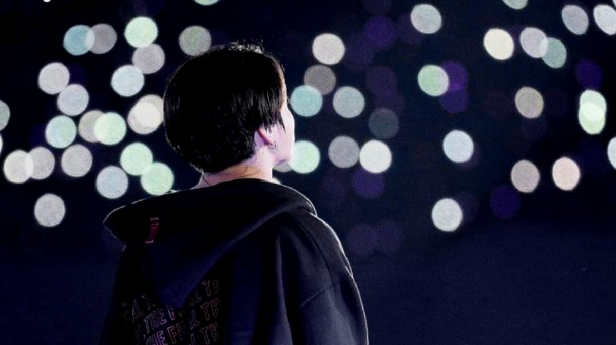 jeonss97's tweet photo. “Perhaps the reason this night looks so beautiful, Is not because of these stars or lights, but us” — Mikrokosmos https://t.co/atwcHvR8cS