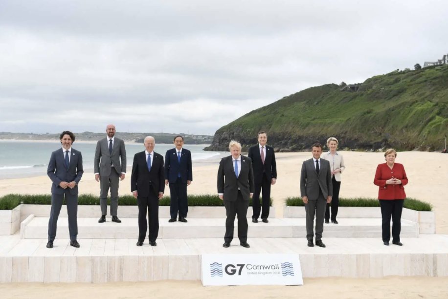 321Progress's tweet image. I finally got all the G7 playset, including the 2 limited edition leaders. So glad b/c after I lost my Hoth Trudeau in the sand, I didn't think I'd ever get another one.