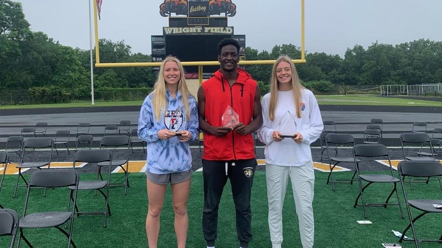 The North Allegheny Athletic Department is proud to announce its Athletes of the Year for the 2020-2021 school year!

Male Athlete of the Year: <a href="/KhalilDink8/">Khalil Dinkins</a> - <a href="/nafootball_tfl/">NA Football T4L</a>
  
Co-Female Athletes of the Year: <a href="/lizzygroetsch/">Lizzy Groetsch</a> and <a href="/baby_star16/">Paige Morningstar</a>
 
🔗- bit.ly/2ROI8x8
