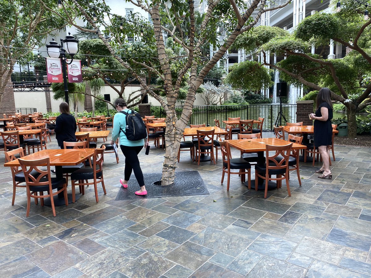 Laura Smith tweet media