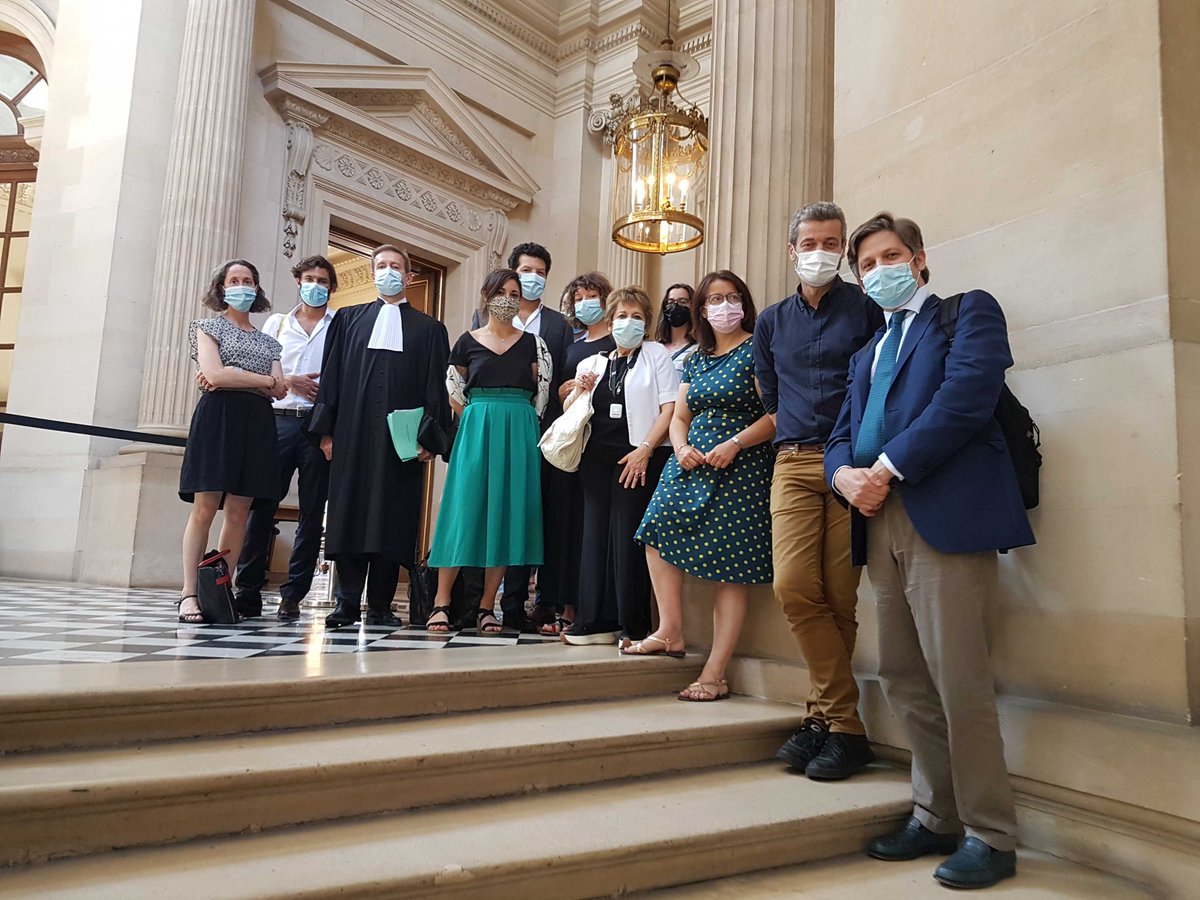 Affaire #GrandeSynthe  au <a href="/Conseil_Etat/">Conseil d'État</a>: 
Le rapporteur public recommande aux juges d'ordonner à l’Etat de "prendre toutes mesures utiles" d'ici 9 mois, pour réduire les émissions de gaz à effet de serre 🇫🇷 et respecter ses engagements #Climat. laffairedusiecle.net/grande-synthe-…