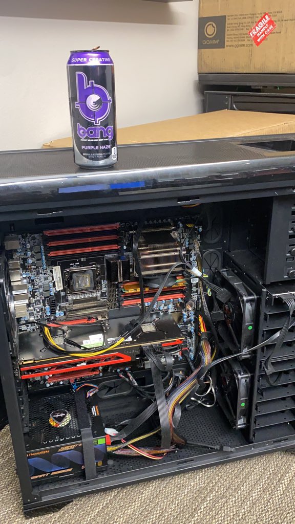 AlsetCrypto's tweet photo. What a banging bod  #fridaymorning #FridayThoughts #computers #fanart #cryptoart #chiacoin #innerpeace #body #art #amcshortsqueeze https://t.co/ppkIHbgytc