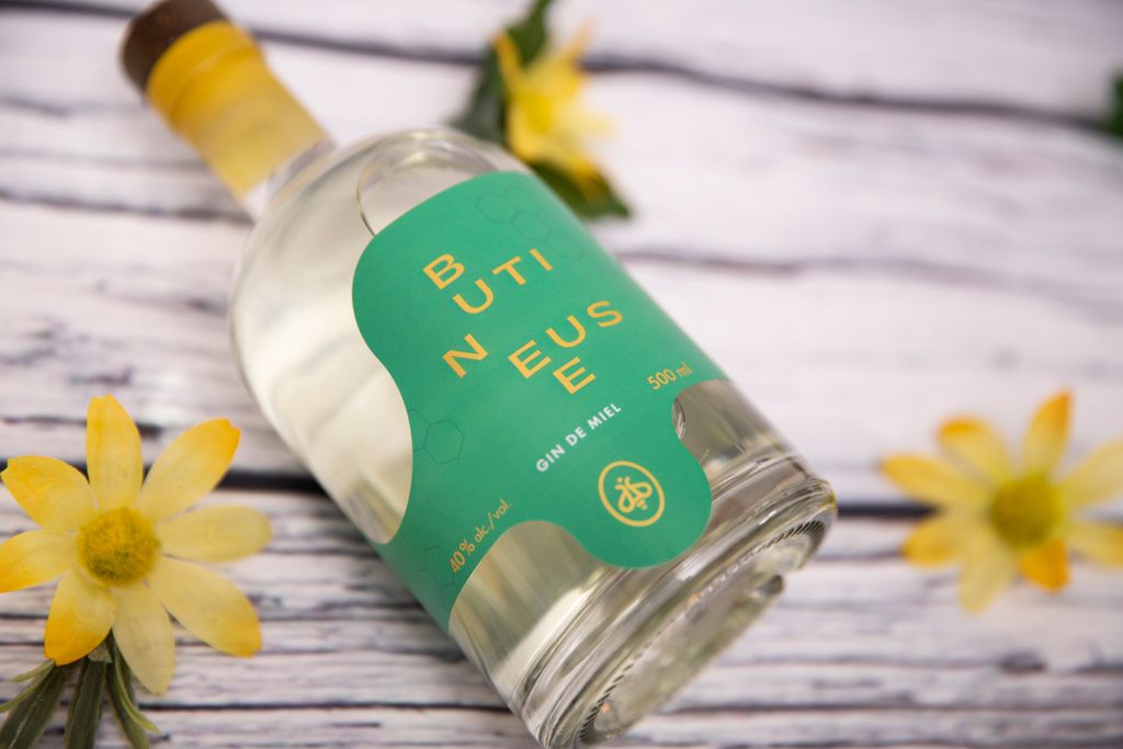 La Miellerie King - Distillerie B se joint à la famille Terroir &amp; Saveurs! 
La Distillerie B, offre des produits d’exception à base de miels purs non pasteurisés. Vous aurez la chance de goûter des produits originaux et créatifs!
Pour plus d’info : buff.ly/3v0cytH