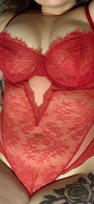 Cum add me on onlyfans https://t.co/naJMyWRTmA https://t.co/SBHkiicvK4