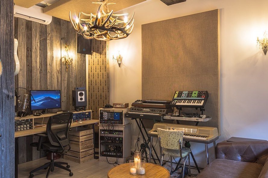 GirlsRockOttawa's tweet photo. There’s only 10 days left to apply to be a part of our LAUNCH // GRO Artist Development Program.

As part of this program, you’ll have access to recording sessions at the beautiful ArtHaus studio in Toronto! 

Apply now: https://t.co/VzrNm17e2l

#music #studio #community #ottawa https://t.co/QimFlg4wj8