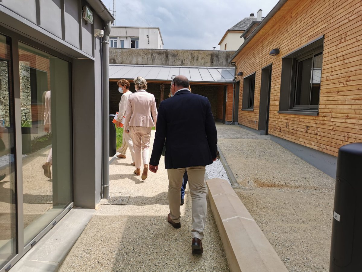 BoulangerMlani2's tweet photo. A Alençon, j'ai visité les nouveaux locaux de la @Fepem_Normandie, accompagnée par la présidente. Ils permettront de professionnaliser les emplois à domicile et ainsi, favoriser la création d'emplois en #Normandie, non delocalisables. La Région doit soutenir cette initiative. https://t.co/qOEWpODR6u