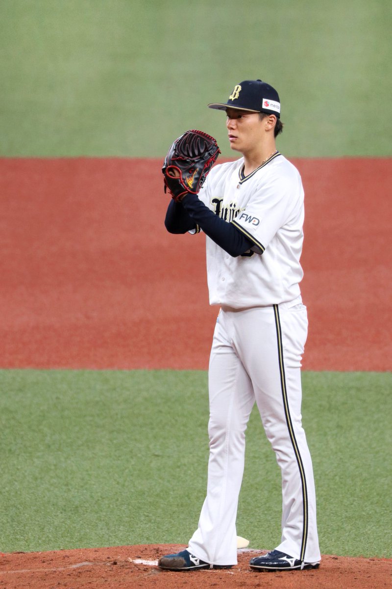 山本由伸がアイピーセレクトのグローブ使ってるの知らんかった かっこいい